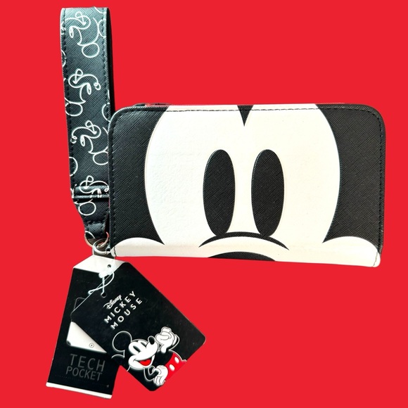 Bioworld Disney Mickey Mouse Wristlet Tech Wallet - Picture 7 of 15